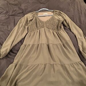 Chic Long Sleeve Dress in Khaki